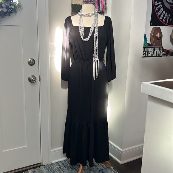 Solid Black Boho Square Neck Long Sleeve Flounce Maxi Dress - Picture 11 of 16